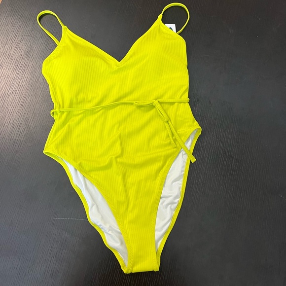 ❣️🆕Old Navy Textured Ribbed Vneck Belted One Piece Swimsuit❣️ - Picture 7 of 7